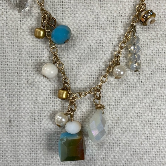 Dainty feminine Goldtone necklace with dangles - Picture 6 of 6